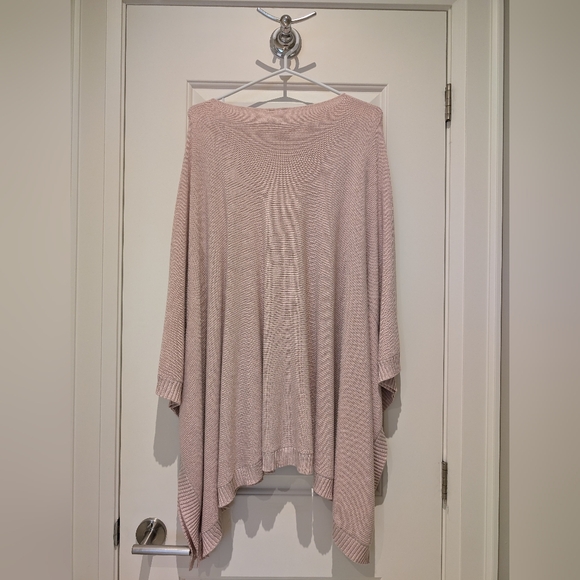 Lululemon poncho - Picture 2 of 4